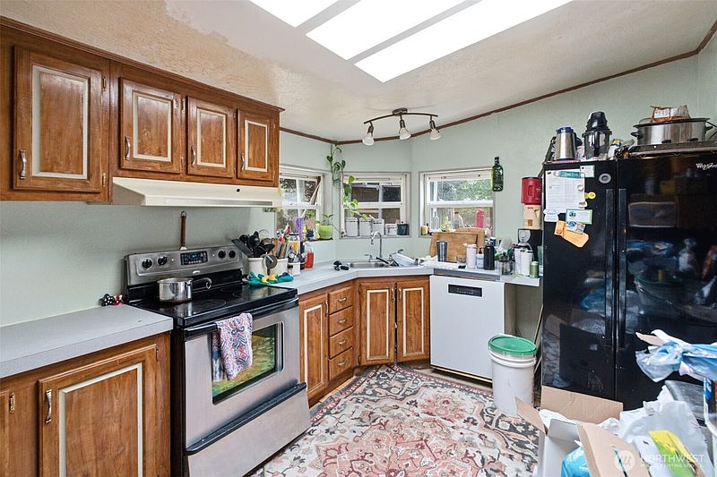 4th image of 11 E Sea Vista Court