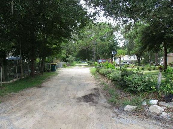5th image of 615 Inez St