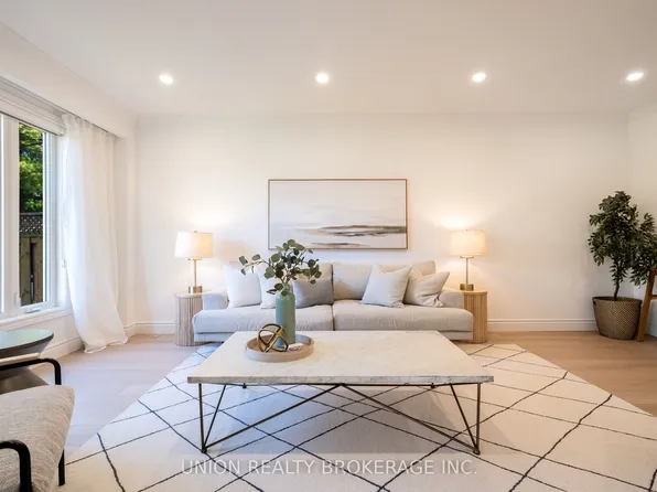 85 La Peer Blvd, Toronto, ON M1W 2H4