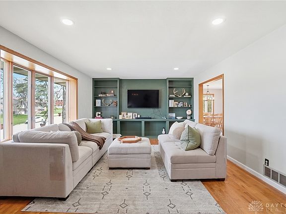 5th image of 334 Harpwood Dr