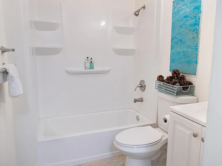 529 Evanwood Ave — Photo 7