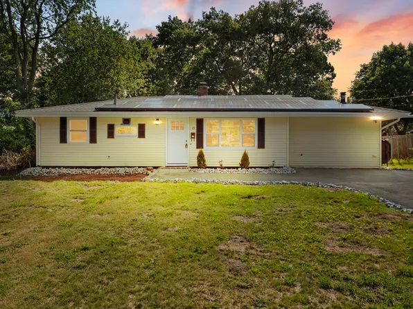 15 Clara Rd, Brockton, MA 02302
