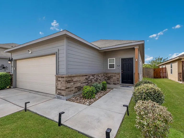 3023 Laguna Clfs — Photo 4