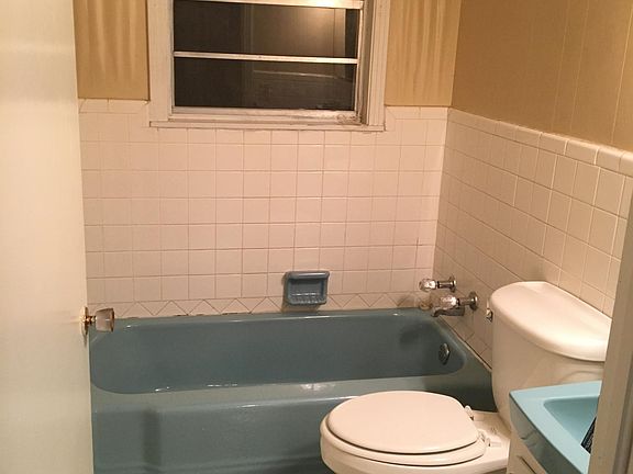 5th image of 1610 Pineview Dr