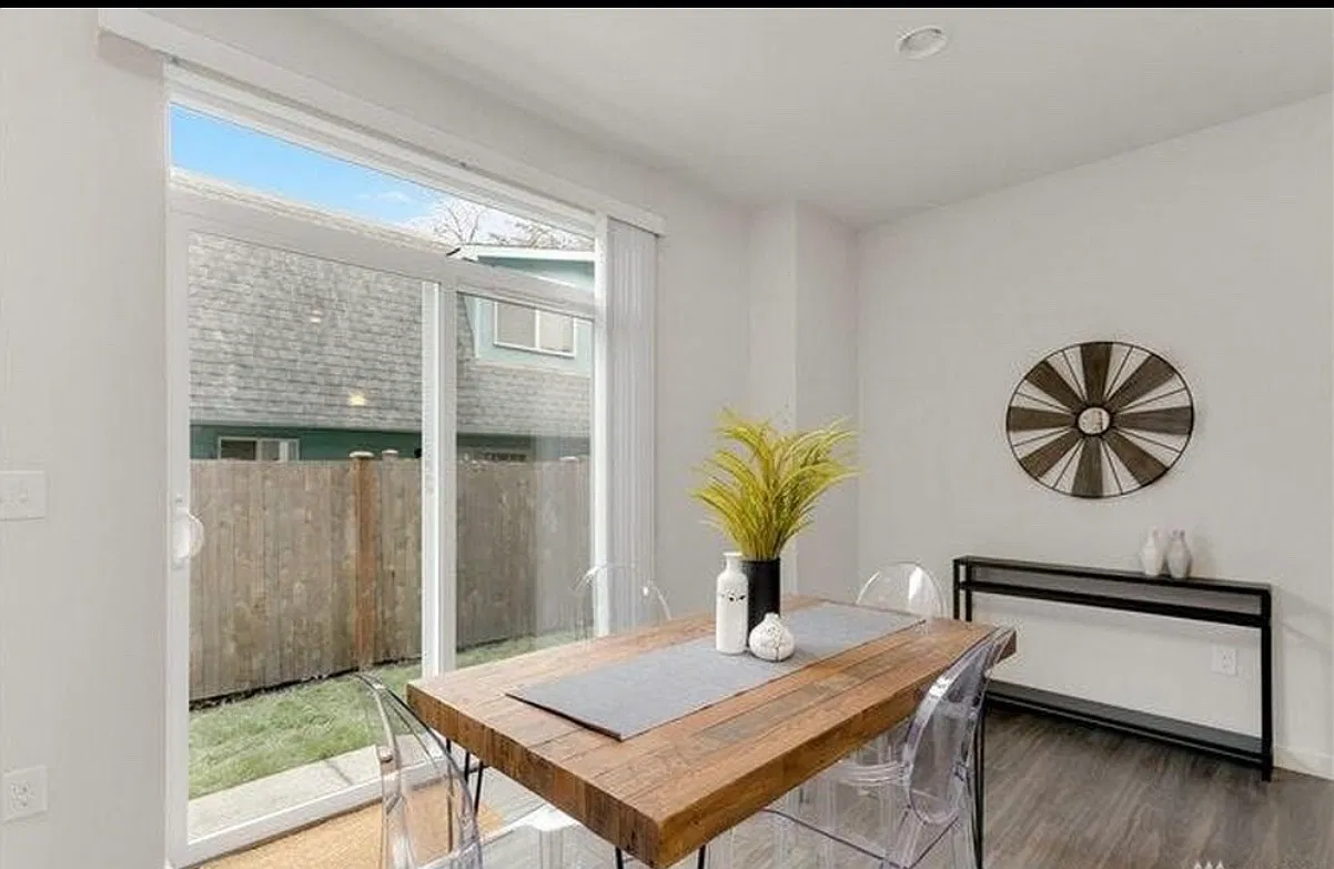 3 bed, 2.5 bath, 1776 sqft, $3,450 — Photo 3