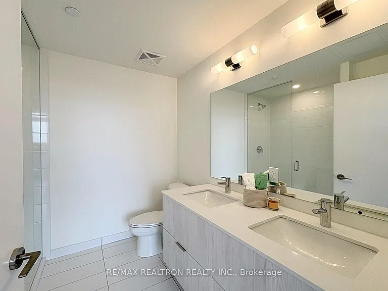 6 David Eyer Rd #Penthouse 915 — Photo 17