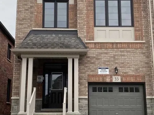 33 Macpherson St, Whitby, ON L1P 0N4