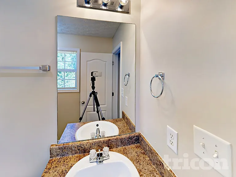 1047 Wedgewood Ct — Photo 11