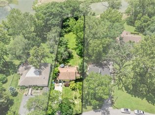 5470 NW Venetian Dr, Houston Lake, MO 64151