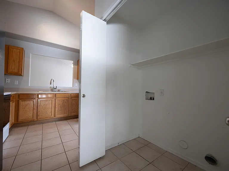 13344 W Desert Ln — Photo 23