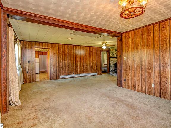 3rd image of 131 Abercrombie Dr