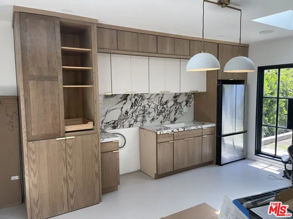 506 N Poinsettia Pl, Los Angeles, CA 90036