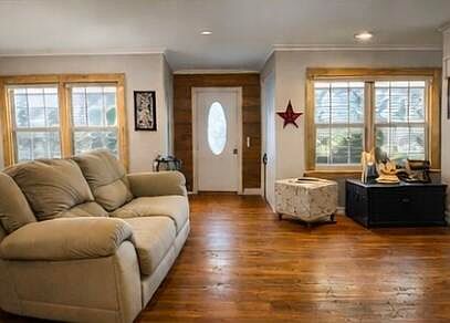 5th image of 286 Allen St