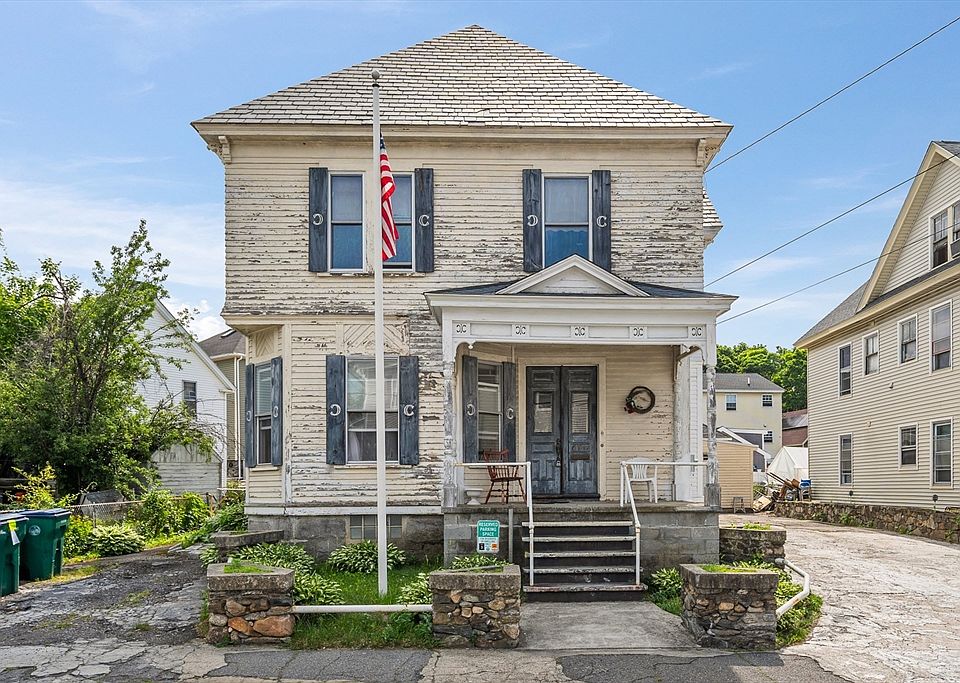 1st image of 654 School St