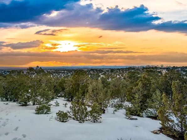1040 Sierra Del Norte, Santa Fe, NM 87501