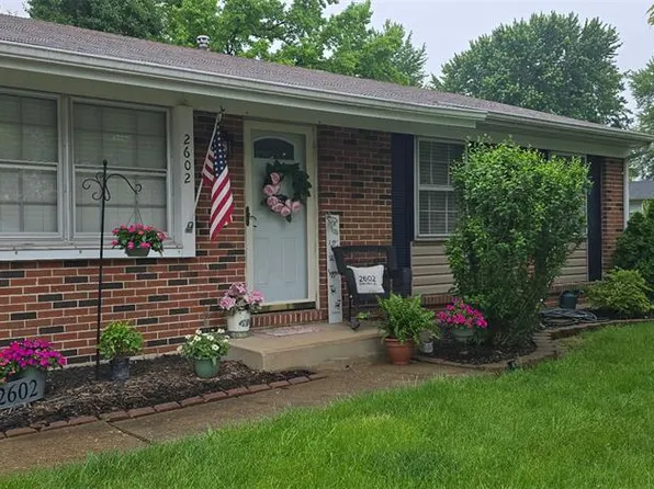 2602 Embleton Ln, Saint Charles, MO 63301