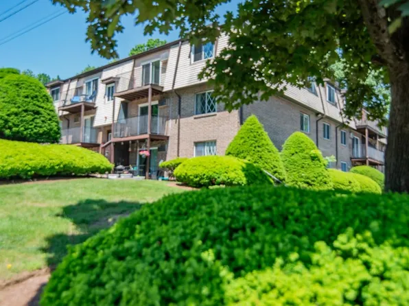 17 Silvestri Circle #7, Derry, NH 03038