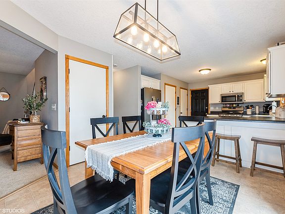 5th image of 508 S Veverka Dr