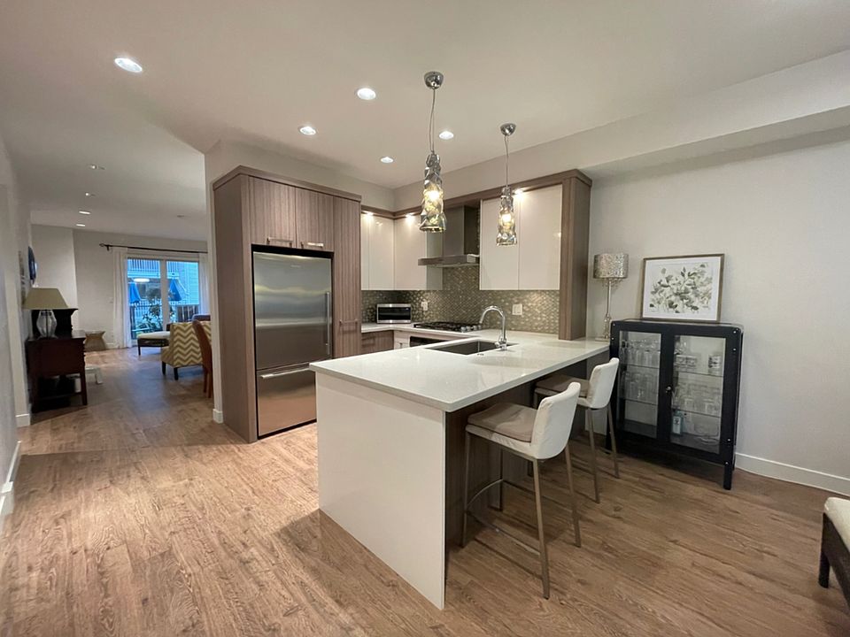 1st image of 7411 Moffatt Rd #4
