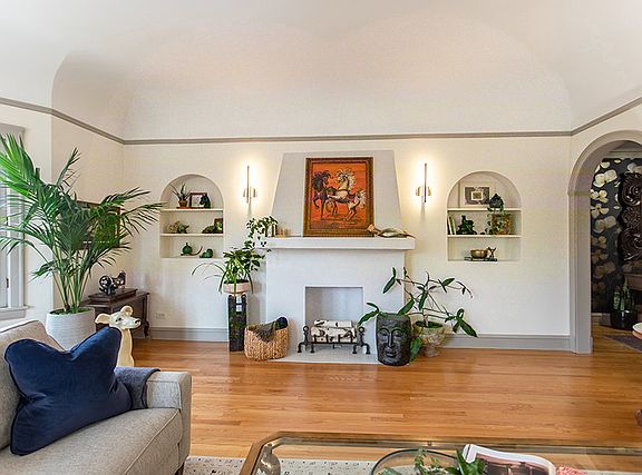 3rd image of 7447 N Hoyne Ave #3