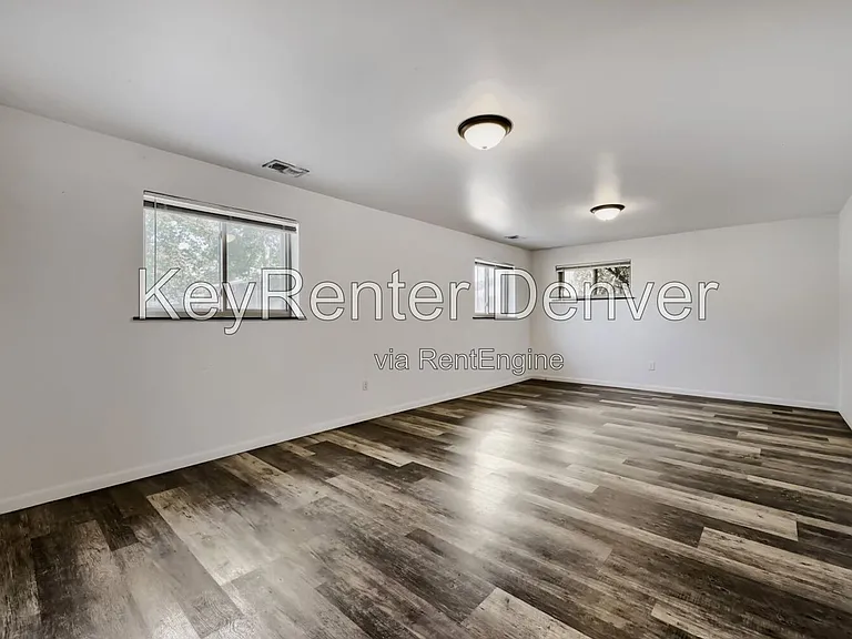 6313 Pierson St — Photo 9