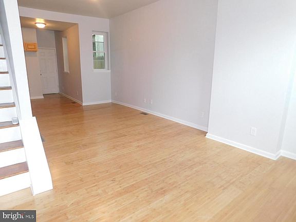2nd image of 2546 N Sydenham St