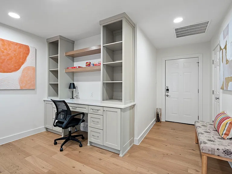 6501 Ravendale Ln — Photo 8