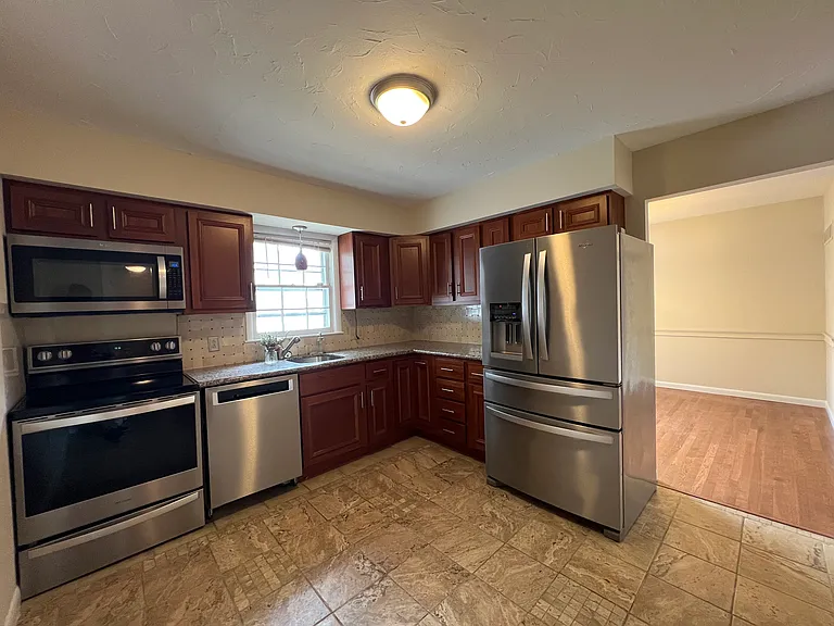 2519 Girard Ave — Photo 6
