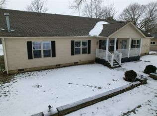 206 Clark St, Sidell, IL 61876