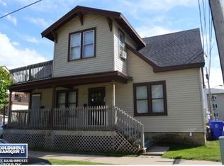 209 1/2 W Pacific St, Appleton, WI 54911