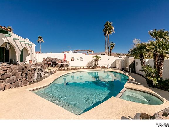 3rd image of 2064 Burke Dr