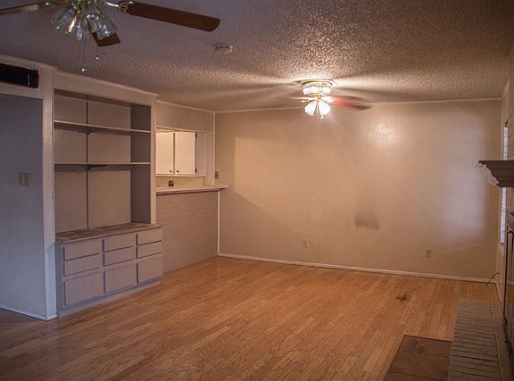 4th image of 3518 Oakwood Dr