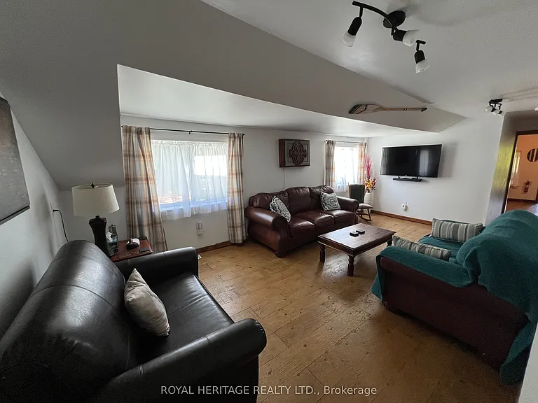 1095 Cleveland Rd — Photo 9