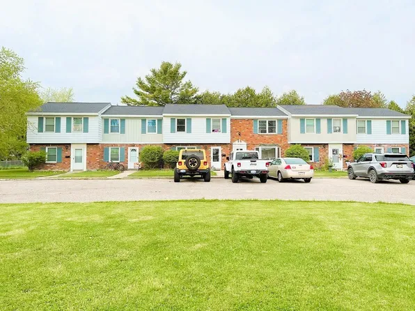 726 S Huron St, Cheboygan, MI 49721