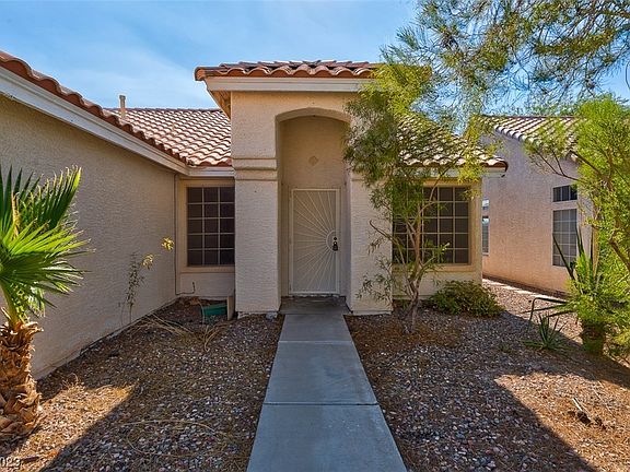 2nd image of 262 Mariposa Way
