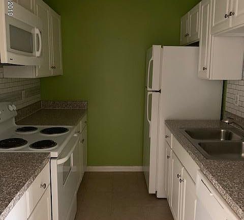 4th image of 3535 Sable Palm Ln Unit I