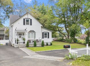 38 Pershing Ave, Bridgeport, CT 06606