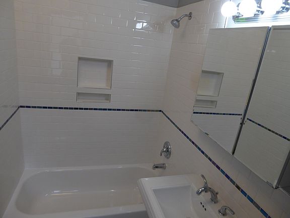 4th image of 4842 N Saint Louis Ave #1