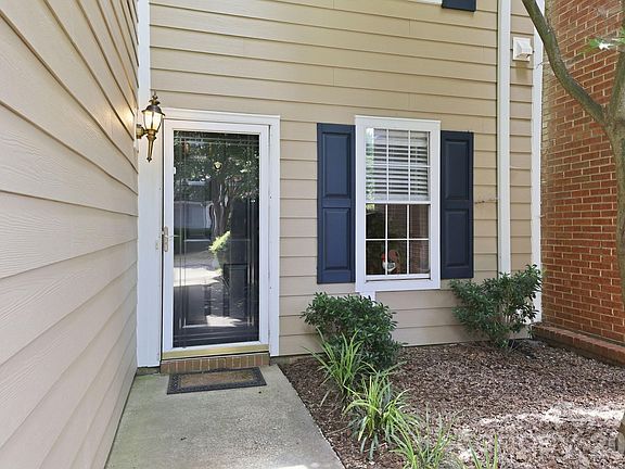 4th image of 9319 S Vicksburg Park Ct
