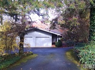 305 Stillmont Cir, Cashiers, NC 28717