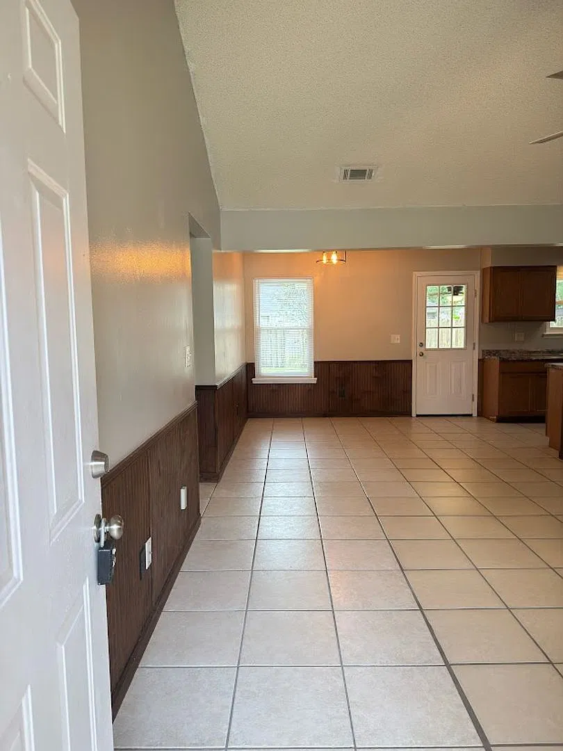 118 Castle Oak Court — Photo 2