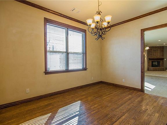 5th image of 2621 Woodson Cir