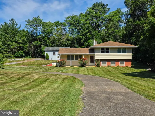 8522 Neck Rd, Williamsport, MD 21795
