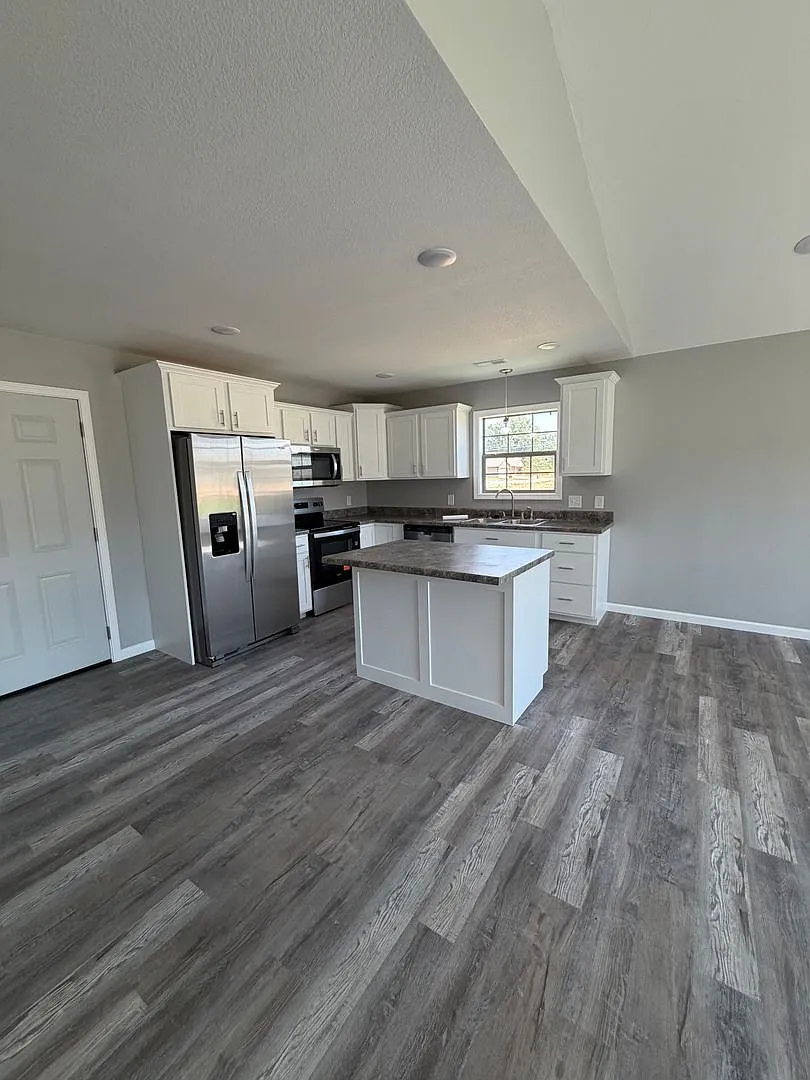 New - 100 Blue Star lane home for lease — Photo 3