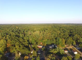 11315 Hillside Dr, Pinckney, MI 48169