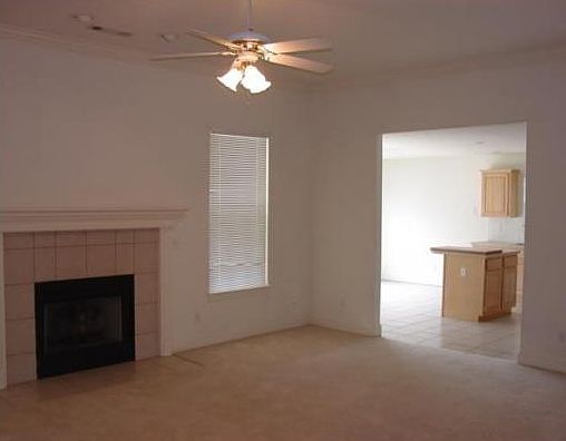2nd image of 903 N Blazing Star Dr