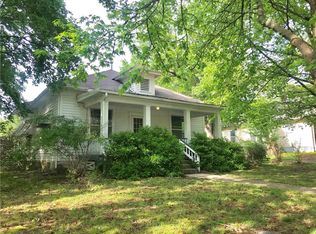 826 W Maple St, Nevada, MO 64772