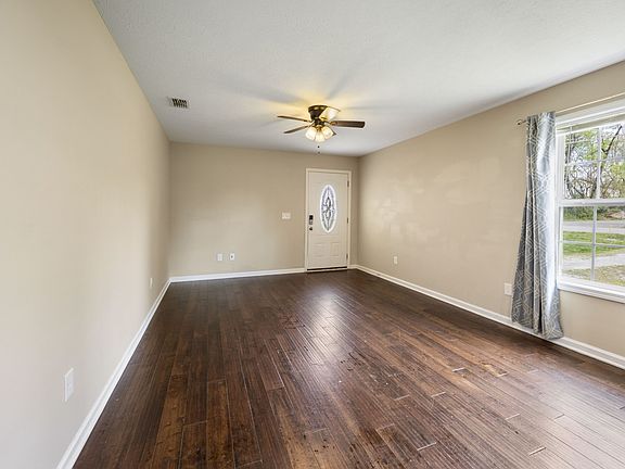 5th image of 406 Cherry St
