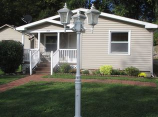 718 Bluewater Dr, Monticello, IN 47960