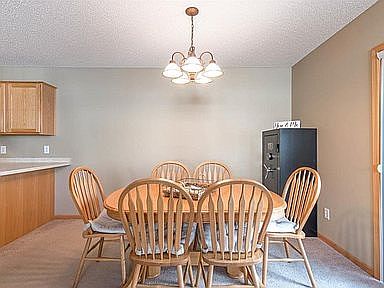 5th image of 2561 Yellowstone Dr
